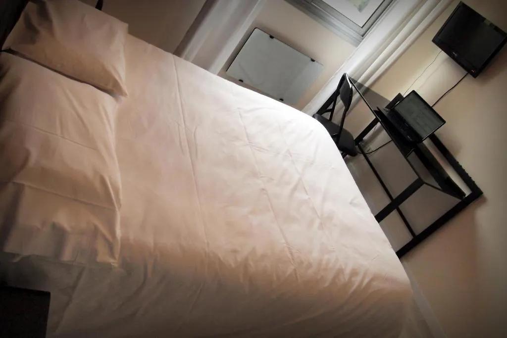 Hôtel le Rohu Séné 2*,  France