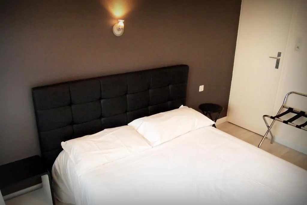 Hôtel le Rohu Séné 2*,