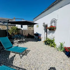 La Petite Maison, Penty Coeur De Village Séné